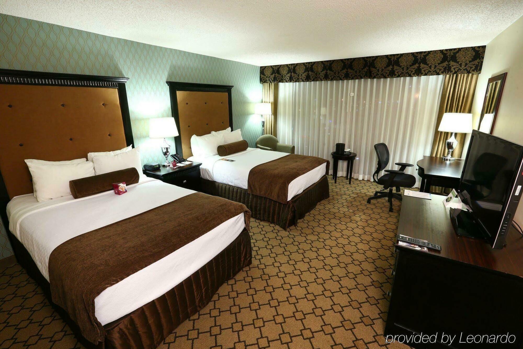 Wyndham Hotel 3*